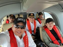 Ketua MPR RI Bamsoet Bersama Panglima TNI, Ketua DPR, Menkopolhukam dan MenPan RB Lakukan Tabur Bunga dari KRI dr. Radjiman Wedyodiningrat