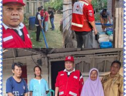 PMI Way Kanan bagikan air bersih layak minum di kelurahan Blambangan Umpu