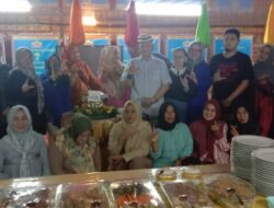 Anniversary Pernikahan ke-20 Ike Edwin dan Aida Sofina, Adakan Syukuran Secara Sederhana di LGK