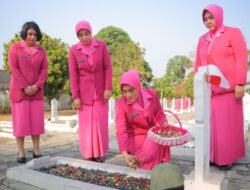 Bhayangkari Polda Lampung Laksanakan Ziarah Dan Tabur Bunga Jelang HUT HKGB