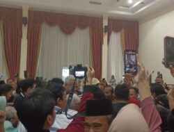 Keakraban Ganjar Pranowo Tak Berjarak saat Bertemu Tokoh dan Relawan di Lampung