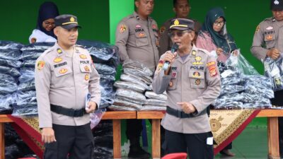 Polres Tulang Bawang Bagikan Kaporlap Kepada Ratusan Personel Yang Terlibat Pam TPS