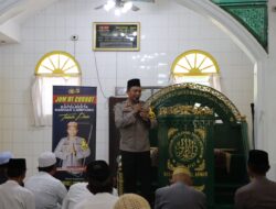 Safari Jumat Keliling Di Masjid Jami Al Anwar, Kapolresta Bandar Lampung Ajak Masyarakat Tetap Jaga Kerukanan Usai Pemilu