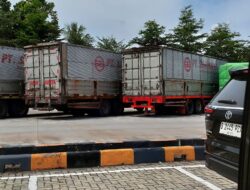 H-4 Hari Raya Jalan Tol Trans Sumatra Lancar, Puluhan Truk Parkir Di Rest Area