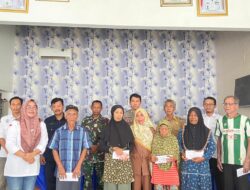 Realisasikan DD Tahap Pertama, Pembagian BLT ke 25 KPM Dan  Bangun Rabat Dan TPT