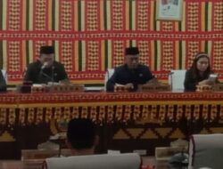 Wakil Ketua I DPRD Lamsel Agus Sartono Pimpin Rapat Paripurna Dengan Agenda Penyampaian LKPJ Tahun Anggaran 2023