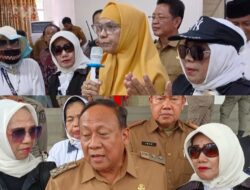 Ratusan Pensiunan Guru dan Kepala Sekolah Geruduk Kantor Dinas Pendidikan dan Walikota Bandar Lampung