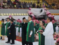 FK Gelar Prosesi Sumpah Dokter untuk 80 Dokter Baru Periode III/2024