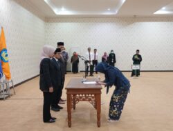 Rektor Lantik Dua Pejabat Fungsional Baru Dukung Kemajuan Universitas