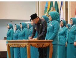 Gubernur Lantik Jajaran Pengurus TP PKK dan Tim Pembina Posyandu
