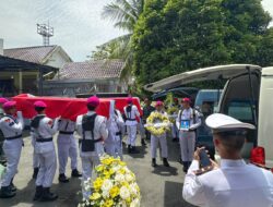 Pemprov Lampung Beri Penghormatan Terakhir kepada Almarhum Kopda Marinir Muhammad Mahfudi, yang Jadi Korban dalam Tugas Bencana Longsor di Jawa Barat