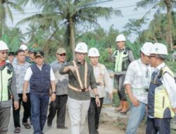 Gubernur Mirza Tinjau Pembangunan Jalan di Lampung Tengah, Tegaskan Infrastruktur Harus Dibangun dan Dijaga