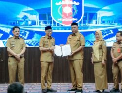 Gubernur Mirza Serahkan SK Plt Bupati Lampung Tengah kepada I Komang Koheri