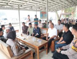 Kasus Kades Ogan Jaya Makin Panas, 30 Warga Sambangi Polres Lampura
