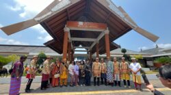 Usai Hadiri Festival Budaya Klungkung, Ike Edwin Kunjungi Pura Agung Besakih, Serukan Persatuan Bangsa