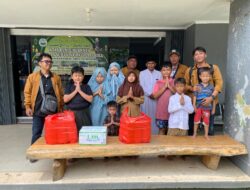 Zitline dan Taring Lampung Berbagi Jumat Berkah, Salurkan 45 Paket Makanan ke Panti Asuhan Ar-Rauf Syahira